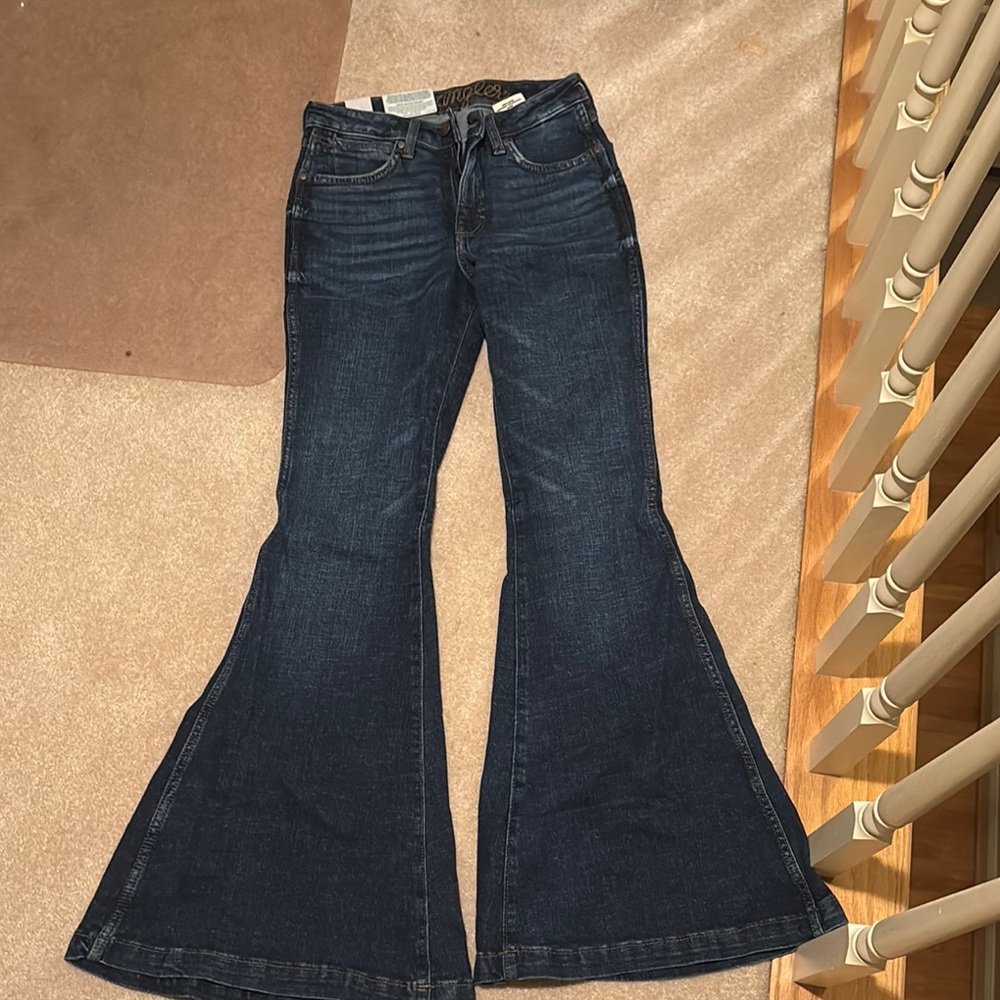 Wrangler retro flare